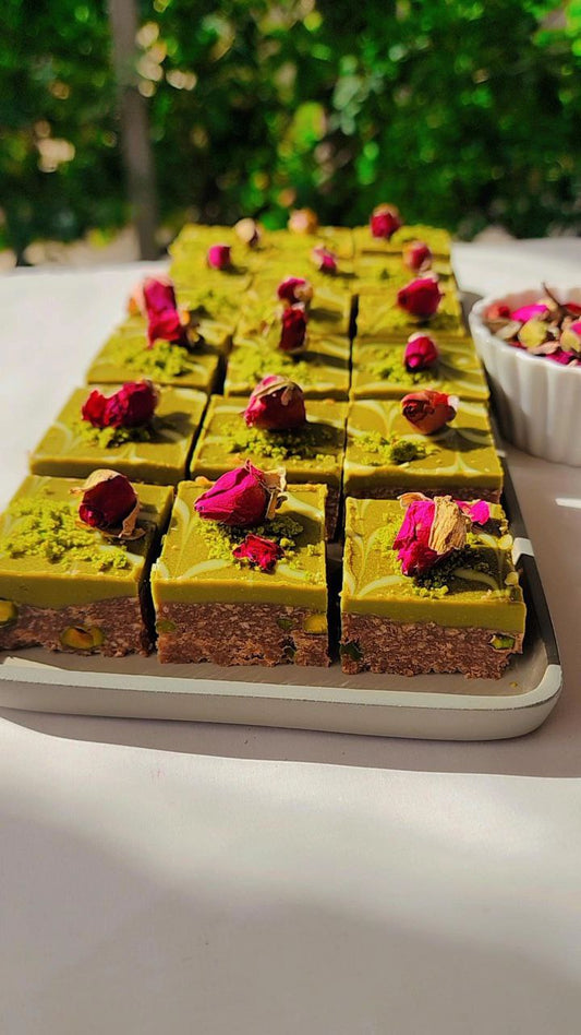 كورس مكعبات الفستق الحلبي والمكسرات